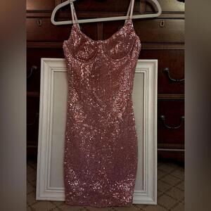 Celebrity Fashion by Hera Collection SZ S Rose Gold Sequin Body con dress NWOT